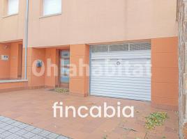 Houses (terraced house), 237 m², almost new