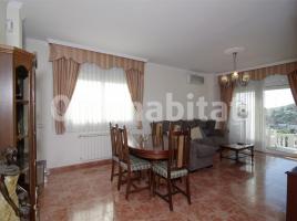 Casa (chalet / torre), 310 m², seminuevo