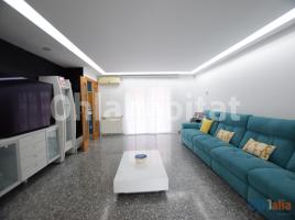 Casa (unifamiliar adossada), 324 m², prop de bus i tren