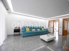 Casa (unifamiliar adossada), 324 m², prop de bus i tren