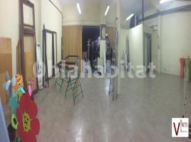 Lloguer local comercial, 375 m², prop de bus i tren