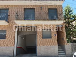 Houses (terraced house), 301 m², almost new