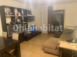 Flat, 126 m², almost new