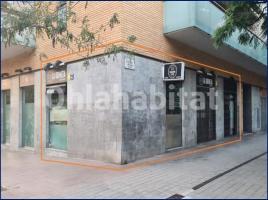 For rent business premises, 80 m², near bus and train, almost new, Plaza de Milagros Consarnau i Sabaté, 3