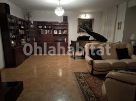 Flat, 198 m², near bus and train