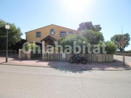 Houses (villa / tower), 311 m², Avenida Jaume I, 30