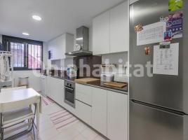 Piso, 87 m², cerca de bus y tren, seminuevo