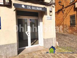 For rent business premises, 57 m², near bus and train