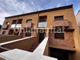 Houses (terraced house), 208 m², almost new