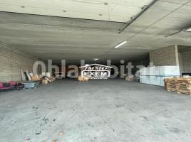 Nave industrial, 900 m², seminuevo