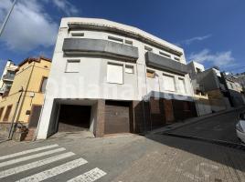 Property Vertical, 1200 m², new, Calle del Sol, 3