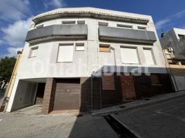 Property Vertical, 1200 m², new, Calle del Sol, 3