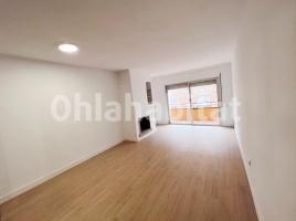 Pis, 137 m², prop de bus i tren, Calle Angel Guimerà, 63