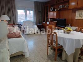 Apartamento, 90 m², cerca de bus y tren, Calle Roger de Llúria