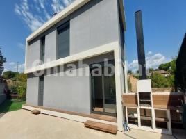 Casa (xalet / torre), 350 m², nou, Calle de la Garrotxa