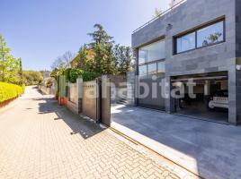 Houses (detached house), 638 m², almost new