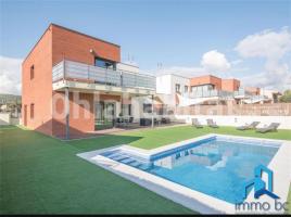 Houses (villa / tower), 205 m², Calle Mas del Toni