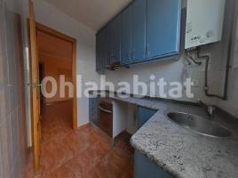 Flat, 61 m², near bus and train