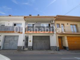 Houses (terraced house), 202 m², near bus and train