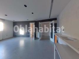 Casa (unifamiliar aislada), 461 m², cerca de bus y tren