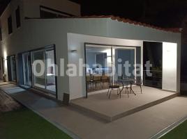 Houses (detached house), 240 m², near bus and train, almost new, Castelloli