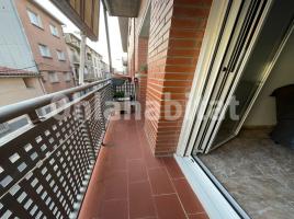 Piso, 85 m², cerca de bus y tren