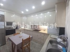 Piso, 101 m², cerca de bus y tren, Centro