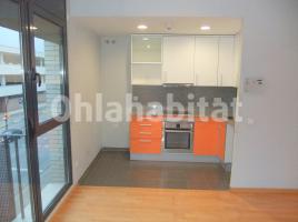 Piso, 52 m², cerca de bus y tren, seminuevo