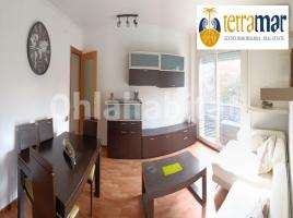 For rent flat, 74 m², near bus and train