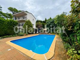 Houses (detached house), 230 m², near bus and train, Airesol