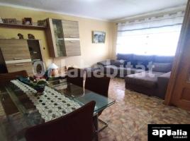 Duplex, 85 m², near bus and train, can deu