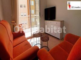 Alquiler apartamento, 89 m², cerca de bus y tren, seminuevo