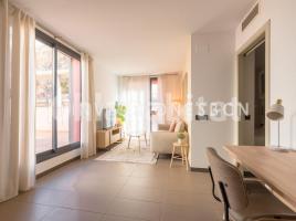 Alquiler apartamento, 60 m², cerca de bus y tren, seminuevo