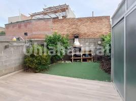 Casa (unifamiliar adossada), 211 m², prop de bus i tren, seminou