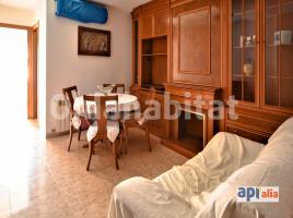 Casa (unifamiliar aislada), 216 m², cerca de bus y tren