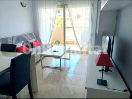 Apartamento, 62 m², cerca de bus y tren