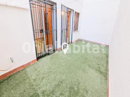 Flat, 139 m², near bus and train, almost new