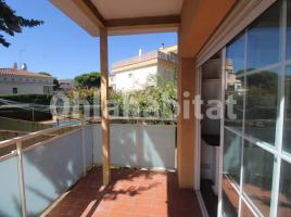 Piso, 71 m², cerca de bus y tren