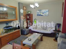 Flat, 56 m², near bus and train, almost new