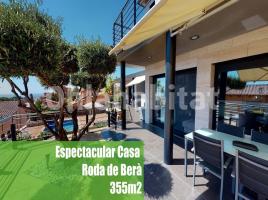 Houses (detached house), 355 m², near bus and train, almost new, Calle Joan Brossa