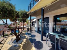 Houses (detached house), 355 m², near bus and train, almost new, Calle Joan Brossa