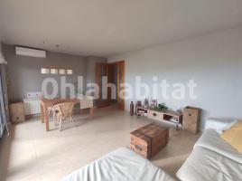 Flat, 120 m², near bus and train, barcelona