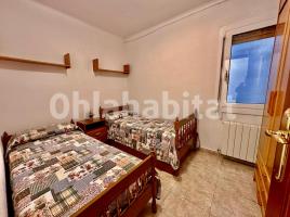 Flat, 64 m², near bus and train