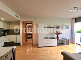 For rent flat, 63 m², near bus and train, almost new