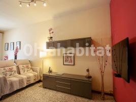 For rent flat, 68 m², near bus and train