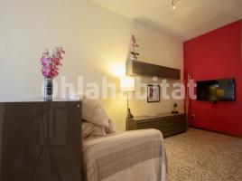 For rent flat, 68 m², near bus and train