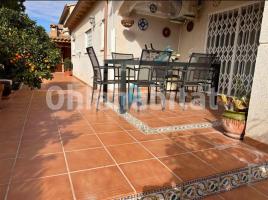 Houses (villa / tower), 430 m², near bus and train, Calle d'Egara