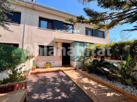 Houses (terraced house), 205 m², almost new, Zona