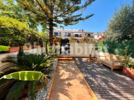 Houses (terraced house), 205 m², almost new, Zona