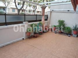 Pis, 95 m², prop de bus i tren, Calle Violant d'Hongria